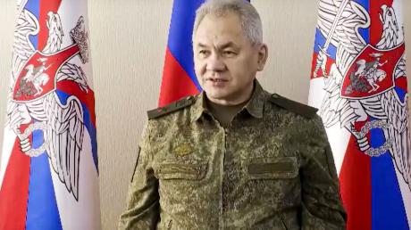 Der russische Verteidigungsminister Sergej Schoigu hatte vor kurzem unter anderem angekündigt, die Truppenstärke von 1,15 auf 1,5 Millionen Soldaten erhöhen zu wollen.