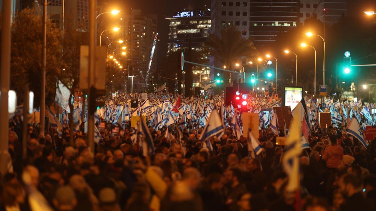 #Regierung: Umstrittene Justizreform: Zehntausende Israelis protestieren