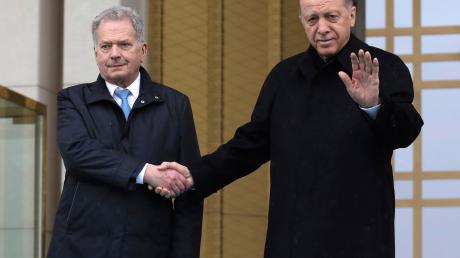 Der türkische Präsident Recep Tayyip Erdogan und Finnlands Staatsoberhaupt Sauli Niinistö haben sich in Ankara getroffen.