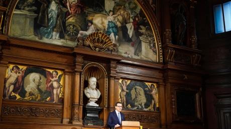 Der polnische Ministerpräsident Mateusz Morawiecki spricht in der Alten Aula der Universität Heidelberg.