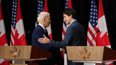 US-Präsident Joe Biden und sein kanadischer Amtskollege Justin Trudeau haben sich bei einem Treffen in Ottawa auf ein Asylabkommen geeinigt, dass einen illegalen Grenzübergang zwischen den beiden Ländern schließen soll.