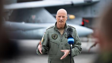 Luftwaffen-Inspekteur Ingo Gerhartz betont die  Bedeutung der militärischen Infrastruktur für die Verteidigung im westlichen Bündnis.