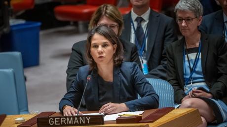 Bundesaußenministerin Annalena Baerbock spricht während der Sitzung zur Ukraine im UN-Sicherheitsrat in New York.