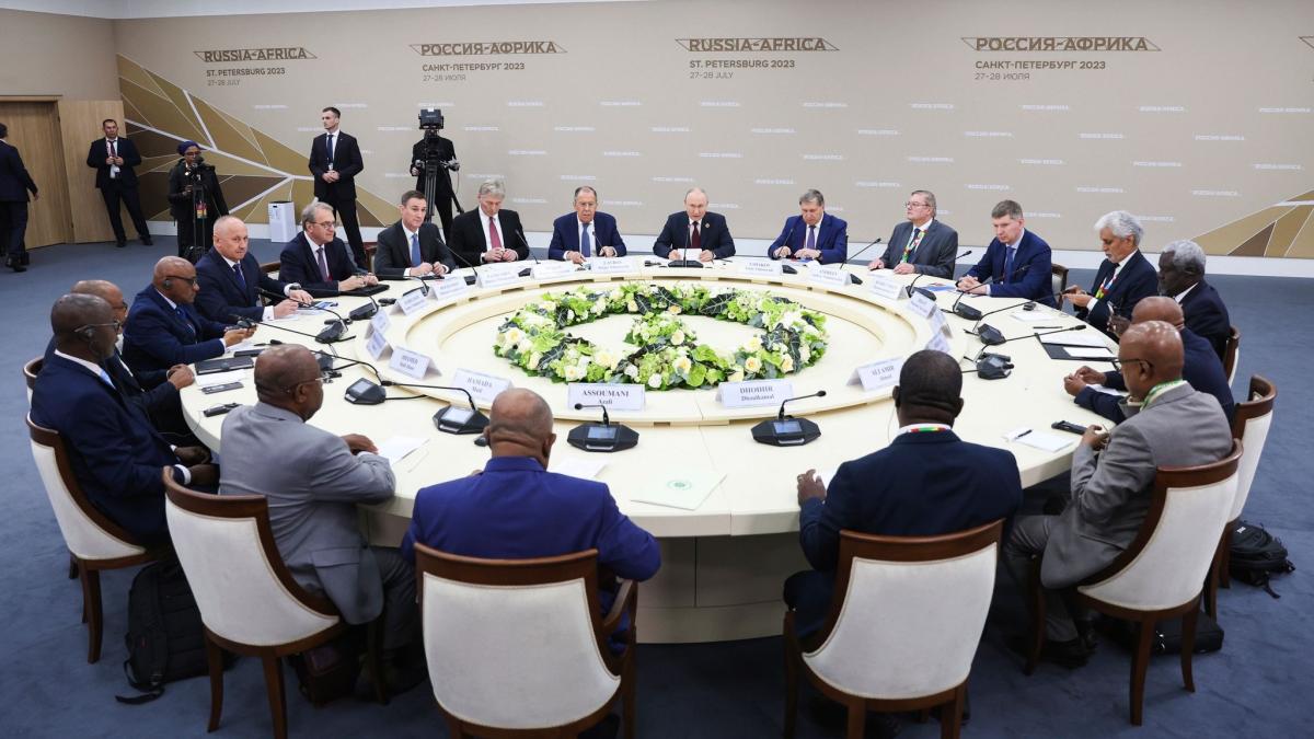 #Putin verkündet militärtechnische Zusammenarbeit mit afrikanischen Staaten