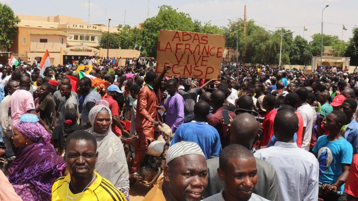 #Internationaler Druck auf Militärmachthaber im Niger wächst