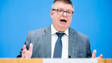 «Wahlbewerber äußerten rechtsextremistische Verschwörungstheorien»: Thomas Haldenwang.