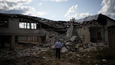 Ein zerstörtes Schulbegäude in der ostukrainischen Stadt Kupjansk.