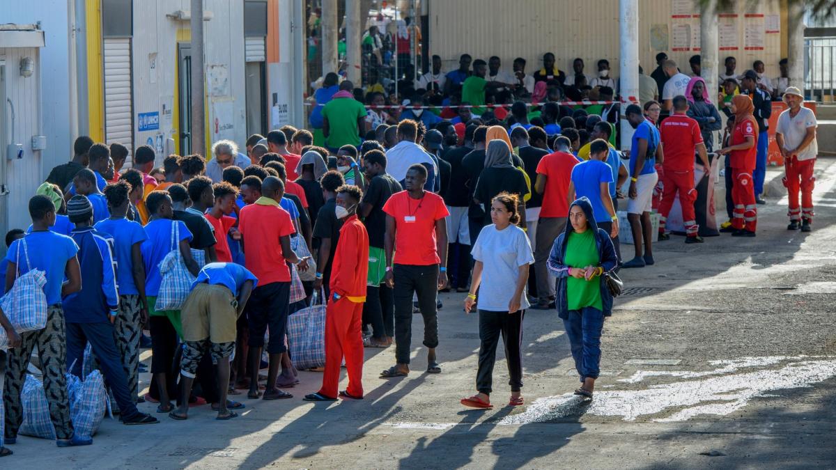 #Lampedusa ruft wegen hoher Migrantenzahlen den Notstand aus