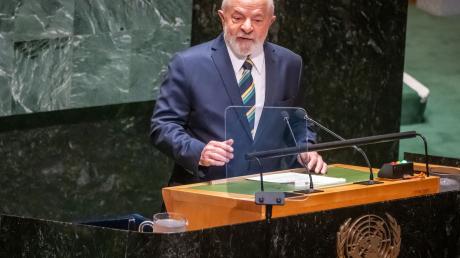 Ähnlich wie andere linke Staatschefs in Lateinamerika kritisiert Brasiliens Präsident Lula den russischen Angriffskrieg gegen die Ukraine zwar, hält sich mit deutlichen Worten gegenüber Moskau aber zurück.