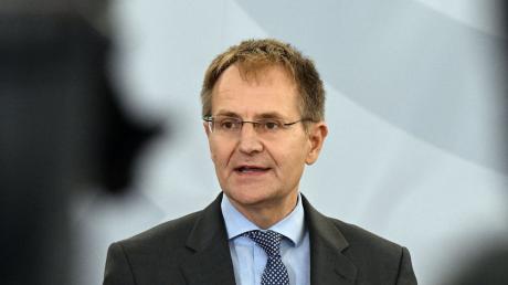 Generalbundesanwalt Peter Frank ist zum Nachfolger von Peter Müller als Richter ans Bundesverfassungsgericht in Karlsruhe gwählt worden.