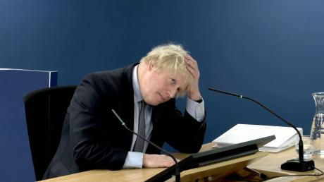 Der ehemalige Premierminister Boris Johnson vor der britischen Corona-Untersuchungskommission in London.