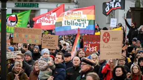 Auch hier in Wittenberg gingen Tausende Menschen gegen Rechts auf die Straße. Unter ihnen auch Ministerpräsident Reiner Haseloff.