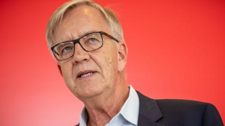 Anfragen im Bundestag sind nach Dietmar Bartschs Worten «eines der wirksamsten Mittel der Oppositionsarbeit».