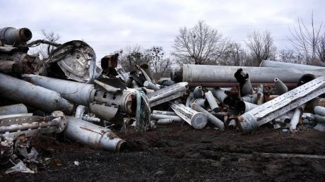 Reste von russischen Raketen in Charkiw.