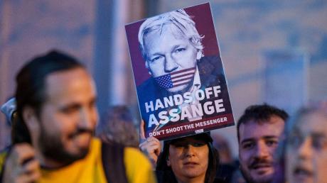 Für eine Freilassung Assanges setzen sich weltweit Menschenrechtsorganisationen und Journalistenverbände ein.