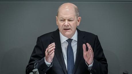 Bundeskanzler Olaf Scholz gibt vor dem Bundestag eine Regierungserklärung zum Europäischen Rat ab.