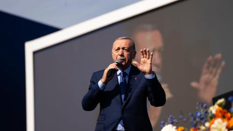 "Wir haben die erhofften Ergebnisse nicht erreichen können": Der türkische Präsident Recep Tayyip Erdogan musste die Niederlage seiner Partei bei den Kommunalwahlen einräumen. 