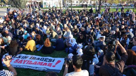Sitzstreik und Protest in Diyarbakir: «Der Wille des Volkes kann nicht ignoriert werden».