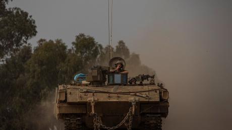 Ein gepanzerter Mannschaftstransportwagen der israelischen Armee: Felix Klein «möchte sehr dafür plädieren, dass weiter Waffen geliefert werden an Israel».