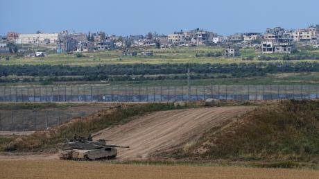 Israelische Soldaten an der Grenze zum Gazastreifen: Laut Regierungschef Netanjahu steht der Termin für die Offensive gegen die Stadt Rafah fest.
