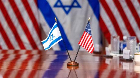 US-Präsident Joe Biden hatte Israel versichert, dass das Bekenntnis der USA für die Sicherheit Israels gegen Bedrohungen durch den Iran und seine Stellvertreter «eisern» sei.