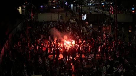 Die Demonstranten werfen Israels Regierung vor, nicht ernsthaft daran interessiert zu sein, die Freilassung der Geiseln zu erreichen.
