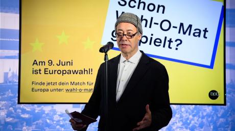 bpb-Präsident Thomas Krüger in Berlin beim Start des Wahl-O-Mat zur Wahl des Europäischen Parlaments 2024.
