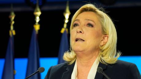 Die rechtsextreme Partei Rassemblement National (RN) um Marine Le Pen nimmt Abstand von der AfD.