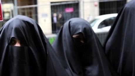 Frauen mit Burka