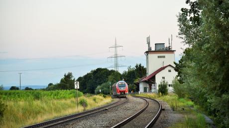 Für die Regio-S-Bahn werden in der Region Haltepunkte in Pleß, Fellheim, Memmingen-Amendingen und am Memminger Berufsbildungszentrum sowie an den Bahnhöfen Heimertingen  und Buxheim eingerichtet.
