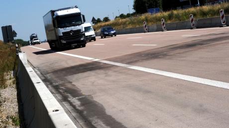 Ein Lkw-Fahrer ist von einem Autofahrer auf der A96 bei Erkheim provoziert worden und daraufhin ausgerastet.