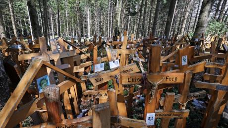 Für viele Menschen ein Ort der Erinnerung: die Holzkreuze in Gschnaidt bei Kimratshofen (Altusried).