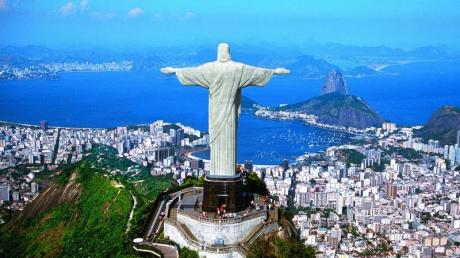 Die Christus-Statue über Rio de Janeiro: In der brasilianische Metropole findet der Weltjugendtag 2013 mit  Papst Franziskus  statt.  