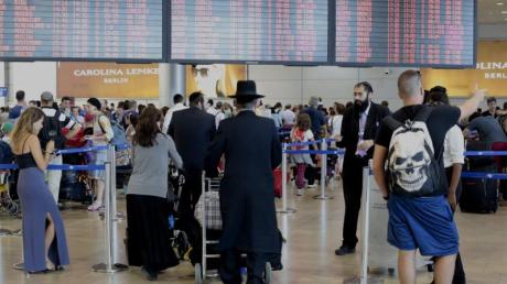 Viele Airlines haben die Verbindungen zum internationalen Flughafen Ben Gurion bei Tel Aviv eingestellt. Jetzt ziehen die Reiseveranstalter nach.