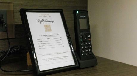 Per QR-Code können Gäste des Öschberghof eine digitale Gästemappe nutzen.