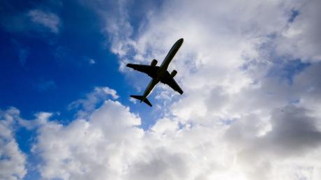 Gut für die Unternehmen, schlecht für das Klima: Die Luftfahrtbranche ist auf dem Weg zu neuen Rekorden.