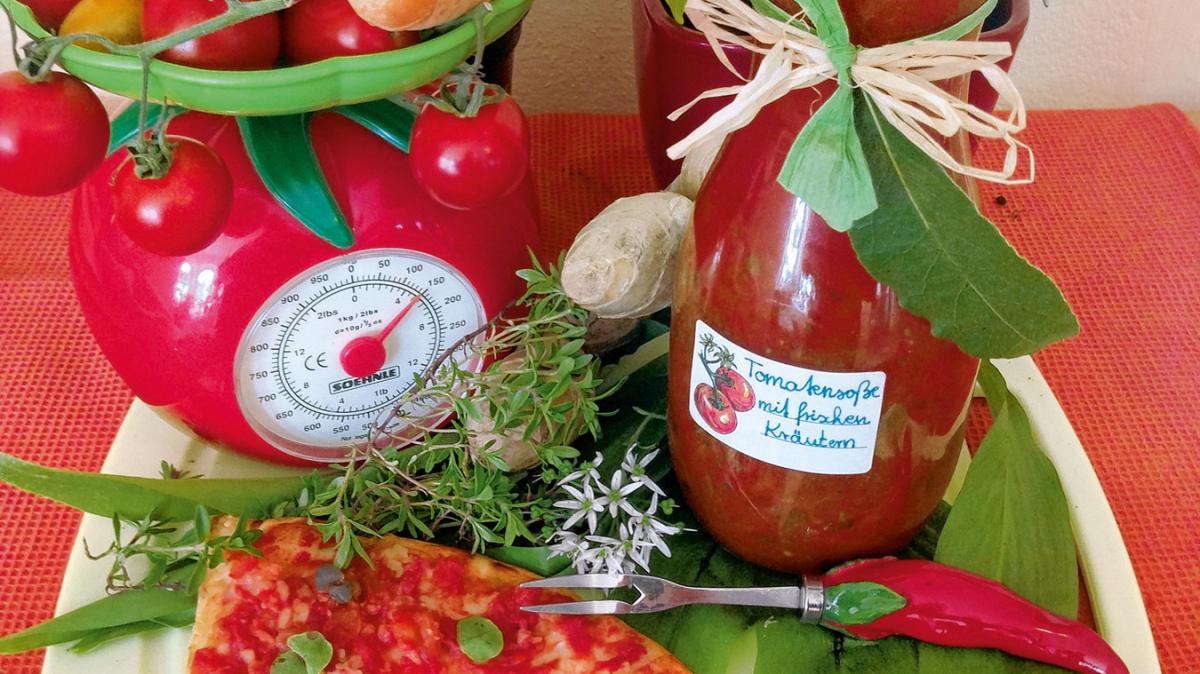 Rezept für Tomatensoße mit frischen Kräutern | Augsburger Allgemeine