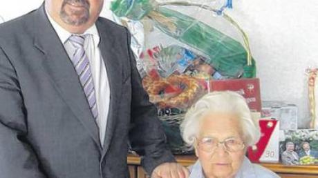 Symphorosa Fischer aus Untermeitingen feierte ihren 90. Geburtstag.