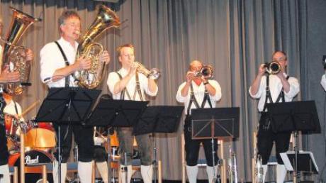 Die Musikvagabunden gaben im Bürgerhaussaal in Obermeitingen ein Muttertagskonzert. 