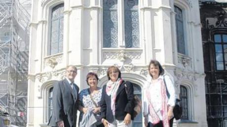 Die deutschen Gäste besuchten auch Tagesstätten in Douai, nahe bei Aniche. Bürgermeister Michel Meurdesoif hat dort Alexandra Lesti, Barbara Falkenhein und Barbara Helbig (von links) empfangen. 