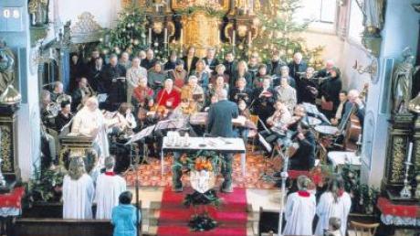 Der Langenneufnacher Kirchenchor sang die Pastoralmesse zuletzt vor sechs Jahren. Dieses Bild ist bereits im Jahr 2002 entstanden.  