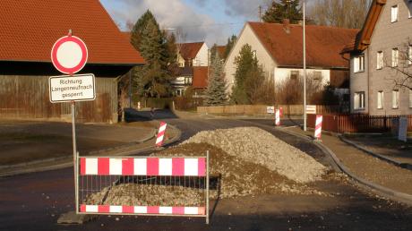 Die umfangreiche Straßensanierung in Walkertshofen beschäftigt den Gemeinderat in Sachen Haushalt. 