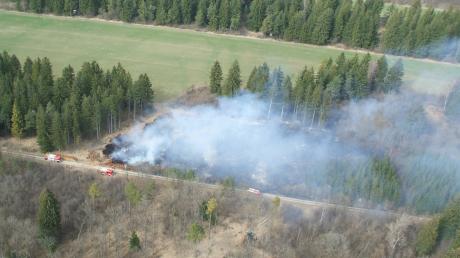 Am Donnerstag brannte eine etwa 100 mal 300 Meter große Fläche in der Nähe des Fliegerhorst Lagerlechfeld.