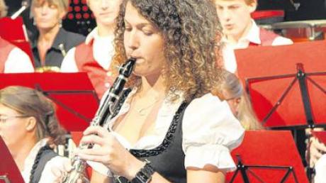 Bei dem Stück „Holiday Swing“ begeisterte Simone Filgertshofer mit einem Klarinettensolo.