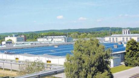 Die Photovoltaik-Anlagen der Lagergebäude sind ein wichtiger Aspekt in der Zertifizierung von Trevira als nachhaltiges Unternehmen. 