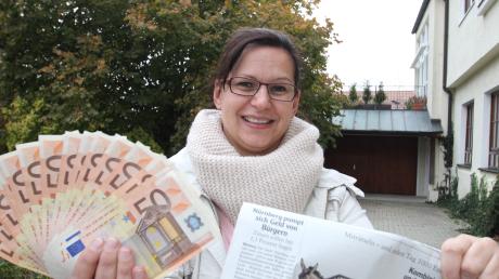 Das Lösungswort "Eselsbrücke" war richtig. Nicole Wiblishauser aus Schwabmünchen freut sich über den Gewinn von 1000 Euro beim Bilderrätsel unserer Zeitung