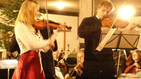 Als musikalisches Traumpaar des Adventskonzertes erwiesen sich Ludwig Schmalhofer und seine Tochter Nathali bei Mozarts Sinfonia concertante in Es-Dur.