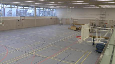 Enorme Dimensionen hat die neue Dreifachturnhalle am Gymnasium Königsbrunn. Sie kann auch von den Vereinen der Stadt genutzt werden.  