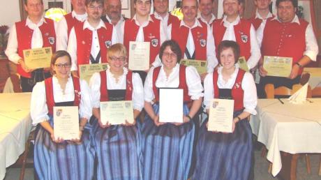 Auf der Generalversammlung der Musikvereinigung Immelstetten-Mittelneufnach wurden verdiente Musiker geehrt.   