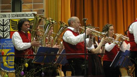 Das Große Orchester zeigte bei seinem Auftritt in der Langerringer Grundschulhalle sein ganzes Können.  